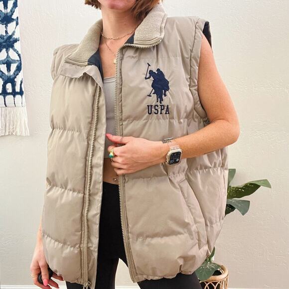 U.S. Polo Association Embroidered Logo Beige Oversized Quilted Puffer Vest - Picture 5 of 7